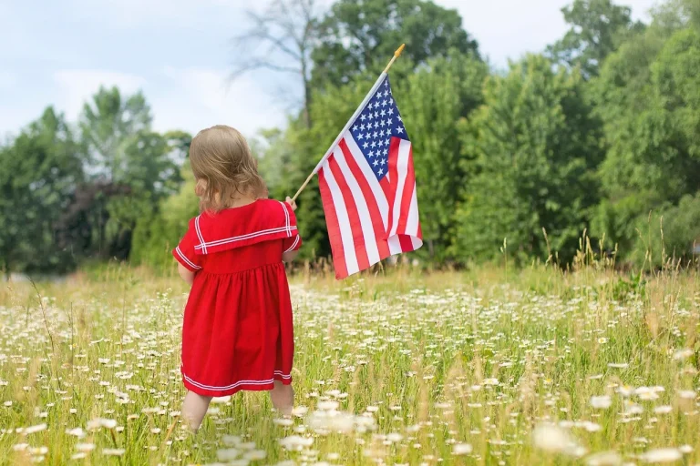 Suntem români mereu versuri