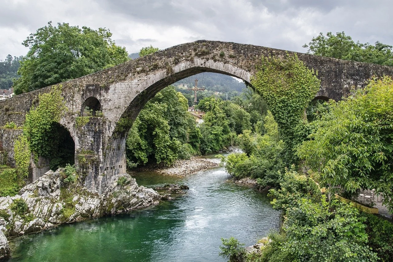 Nu uita ca esti roman - versuri