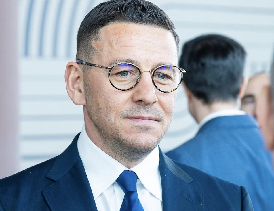 Iustin Paraschiv, om de afaceri roman